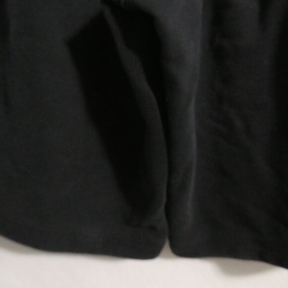 UNDER ARMOUR - Fitted | medium | Black Sweat Shorts | Waistband & Drawstring - Picture 13 of 14